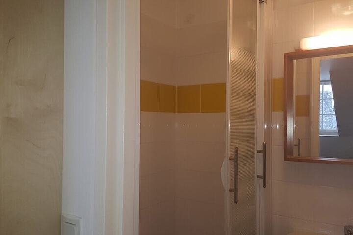 Room 16 of 31