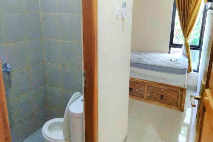 Room 1 of 2