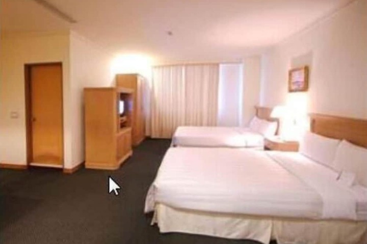Room 15 of 40