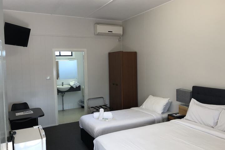 Room 8 of 62