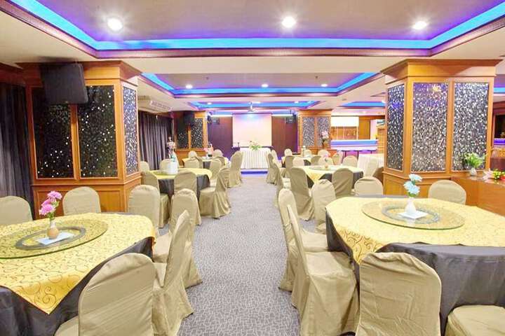 Ballroom/Hall 37 of 41