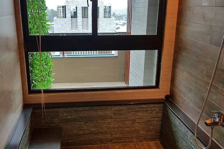 Room 63 of 116