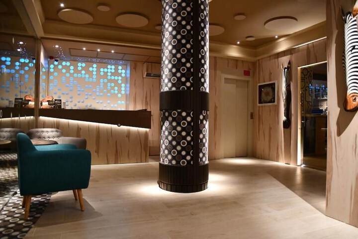 Guest Lobby
