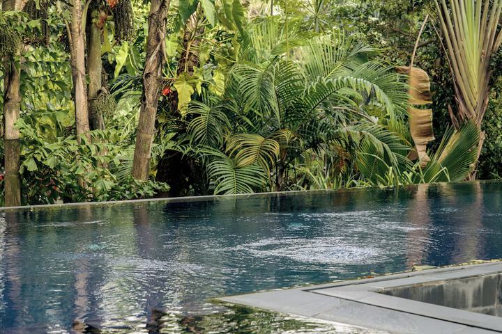 Pool 19 of 27