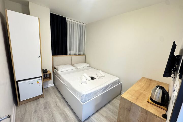 Room 10 of 35