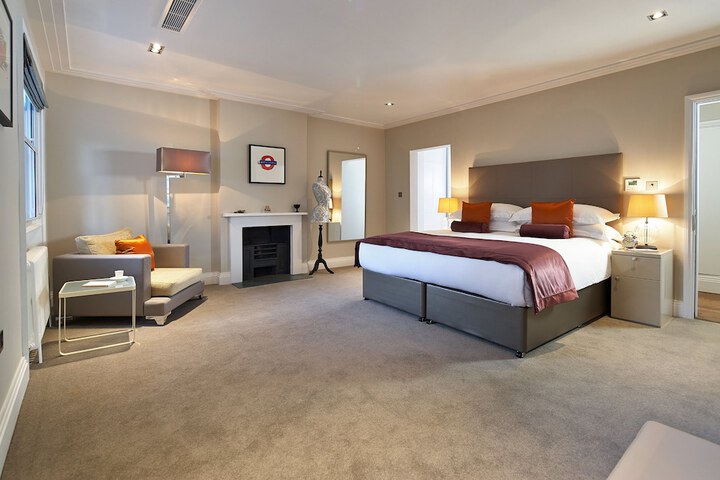 Room 4 of 154