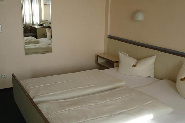 Room 20 of 103