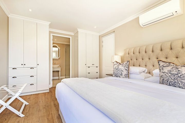 Room 48 of 220