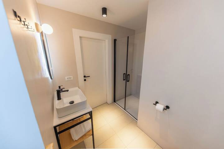 Room 15 of 24