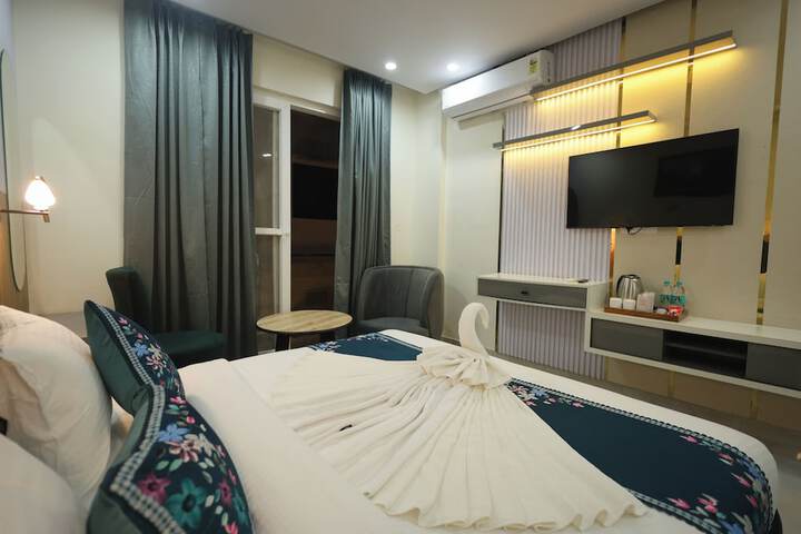 Room 3 of 27