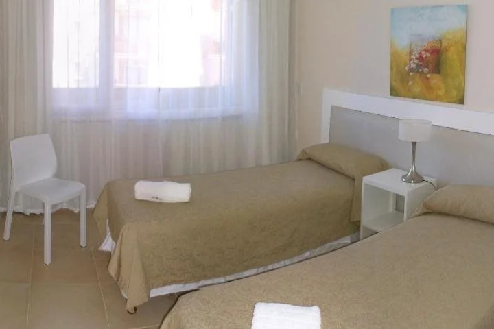 Room 4 of 28