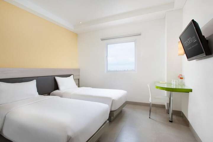 Room 13 of 32