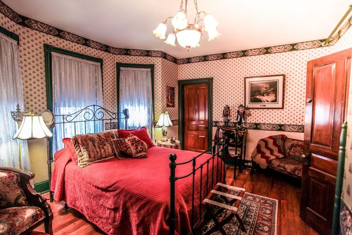 Room 3 of 40
