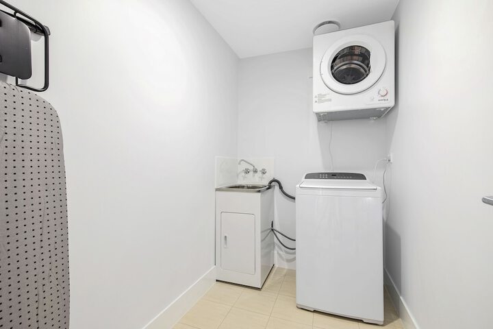 Room 16 of 27