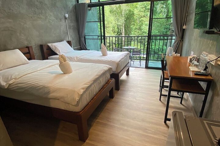 Room 17 of 36