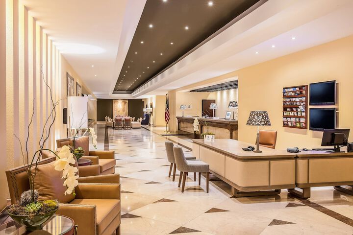 Hotel Interior 4 of 133