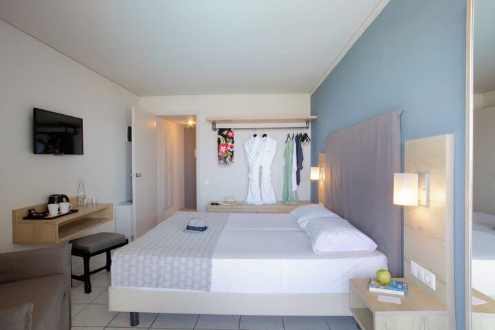 Room 18 of 143