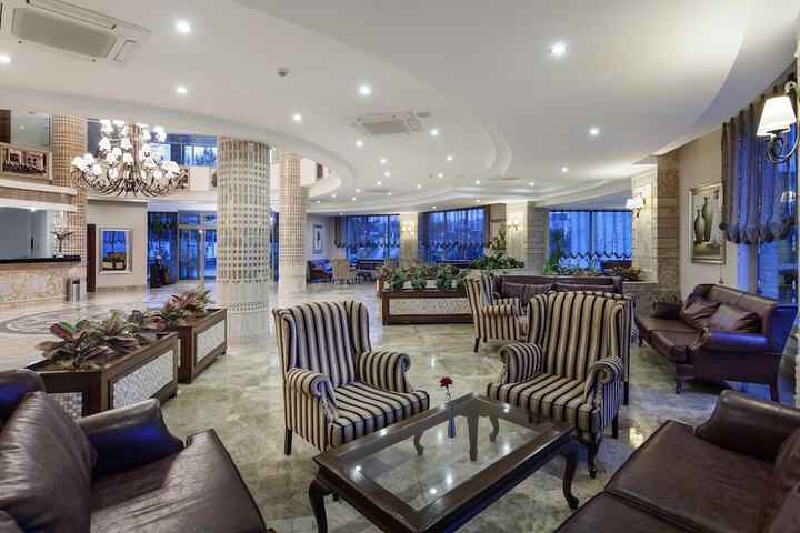 Entrance & Lobby