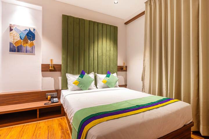 Room 32 of 60