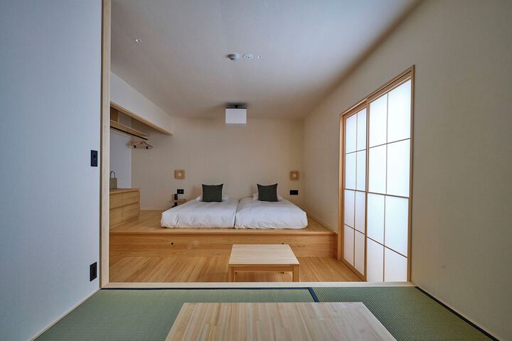 Room 16 of 47