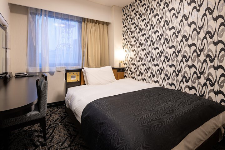 Room 14 of 40