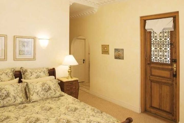 Room 6 of 31