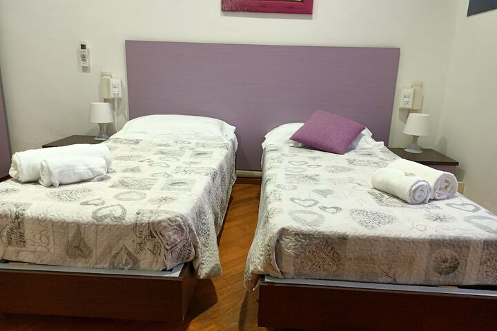 Room 33 of 80
