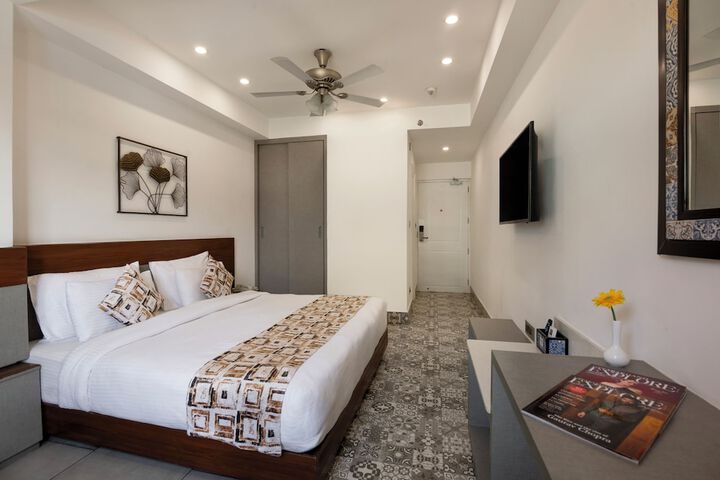 Room 4 of 28