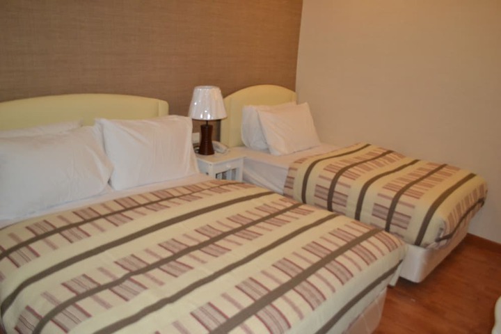 Room 10 of 26