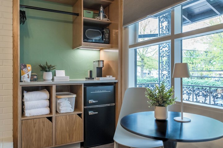 Room 5 of 20