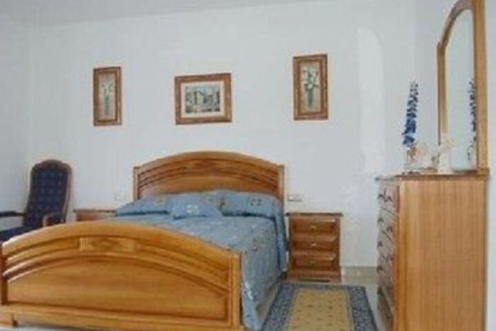 Room 11 of 24