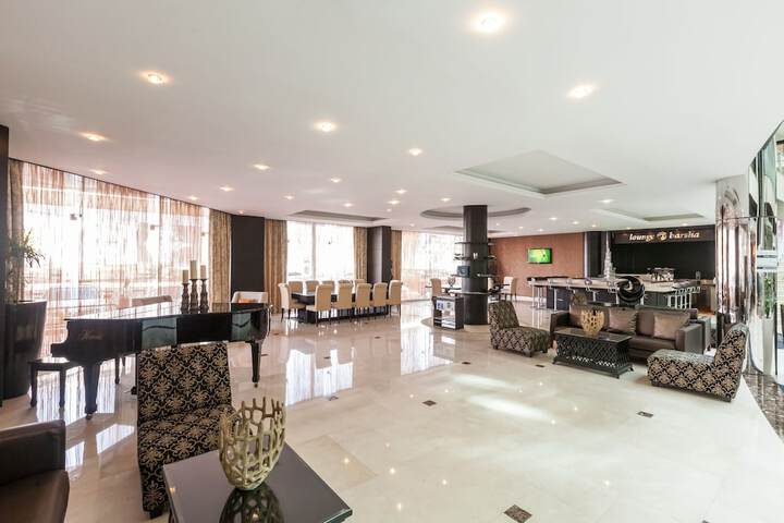 Lounge 173 of 211