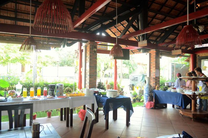 Dining 98 of 146