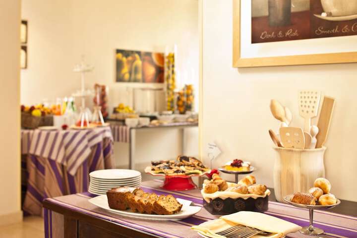 Breakfast area