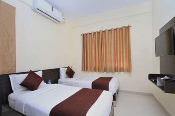Room 8 of 18