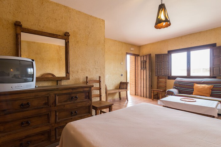Room 9 of 24
