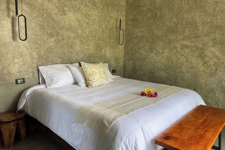Room 28 of 74