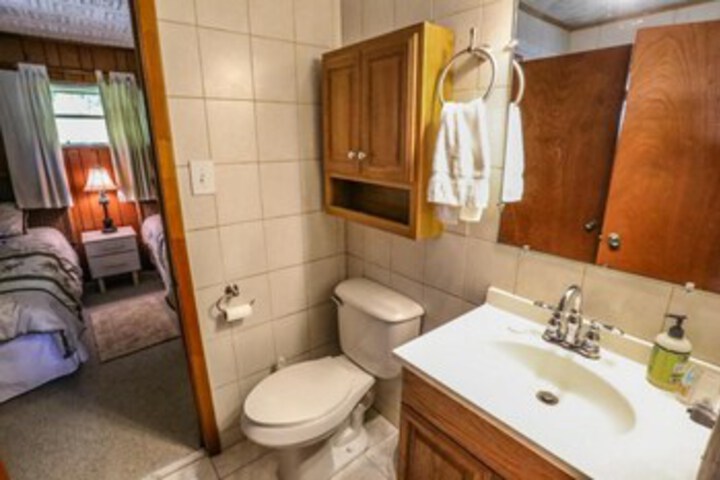 Room 6 of 27