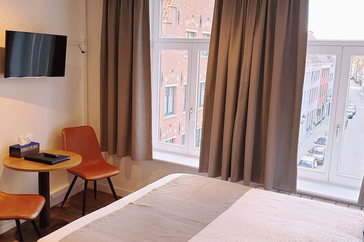 Room 44 of 112