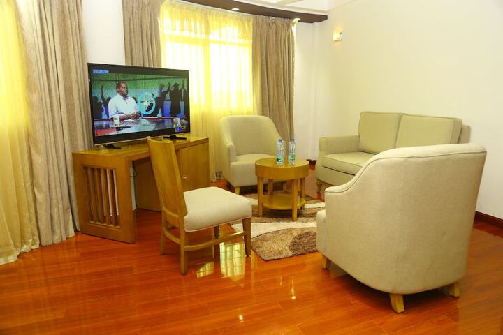Room 10 of 30