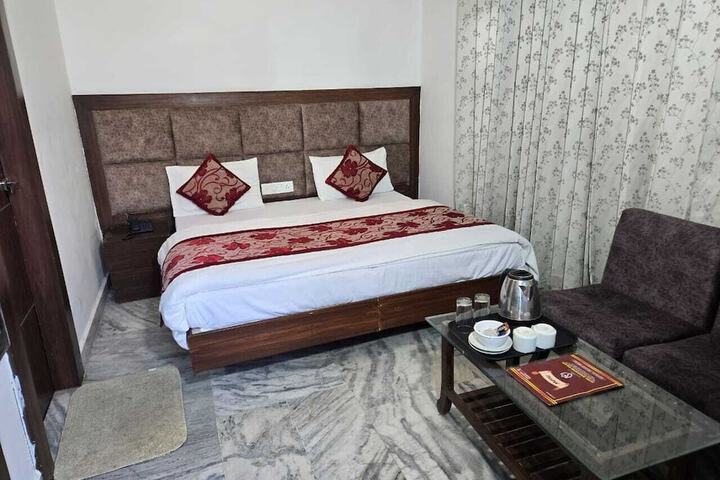 Room 3 of 21