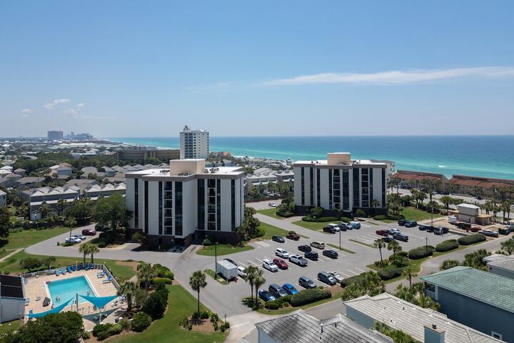 Hotel 5 of 71