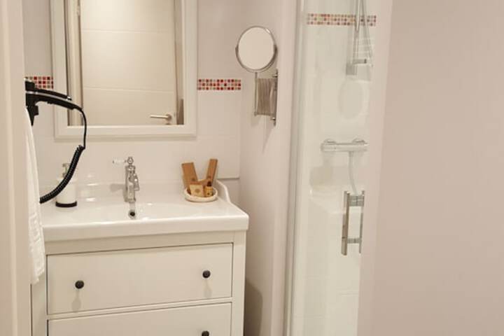 Room 45 of 62