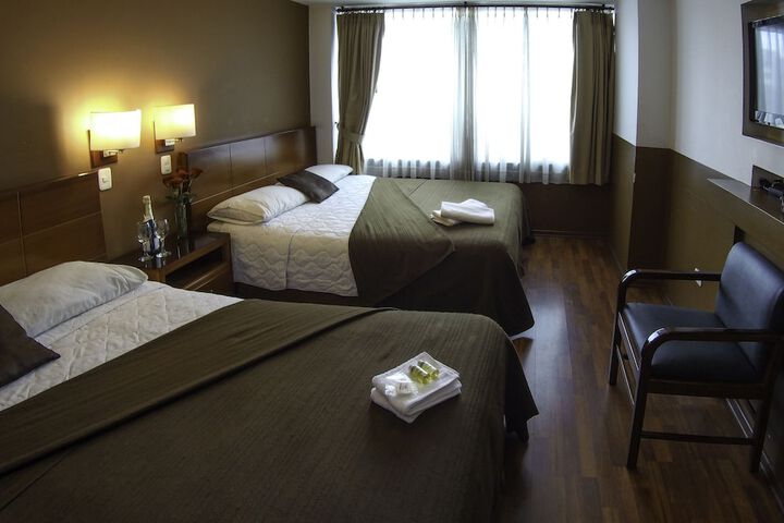Room 33 of 102