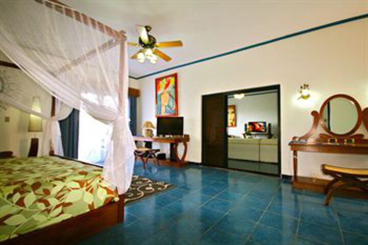 Room 5 of 13