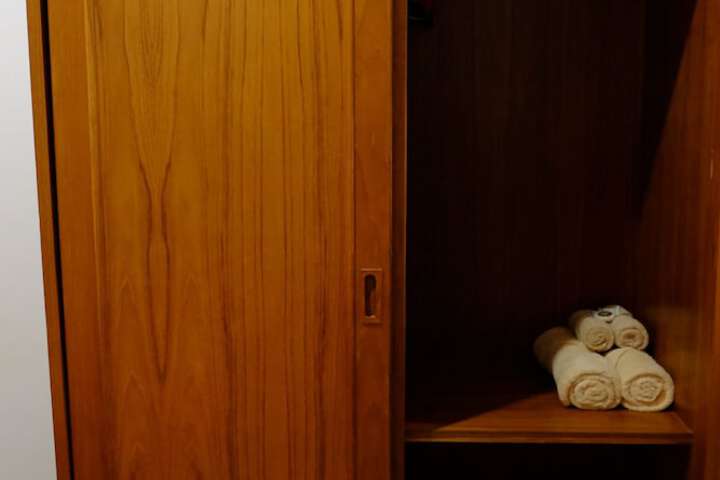 Room 8 of 19