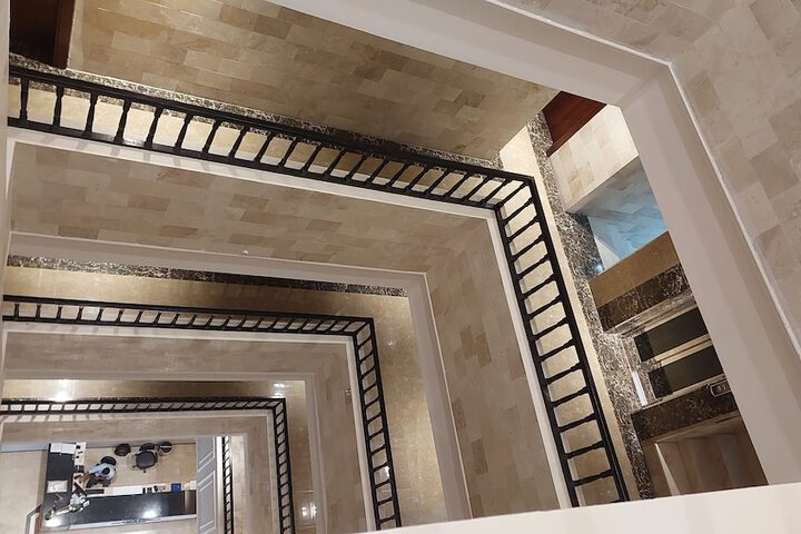 Grand Flora Hotel
