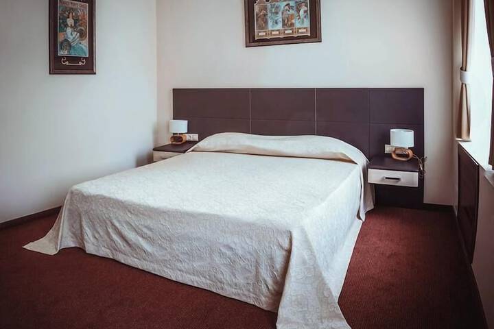 Room 12 of 60
