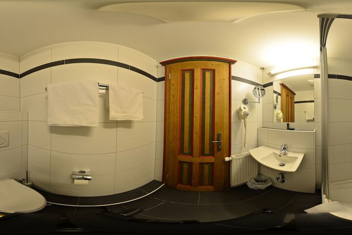 Room 23 of 27