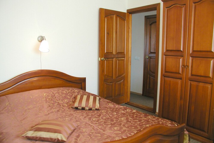 Room 9 of 24